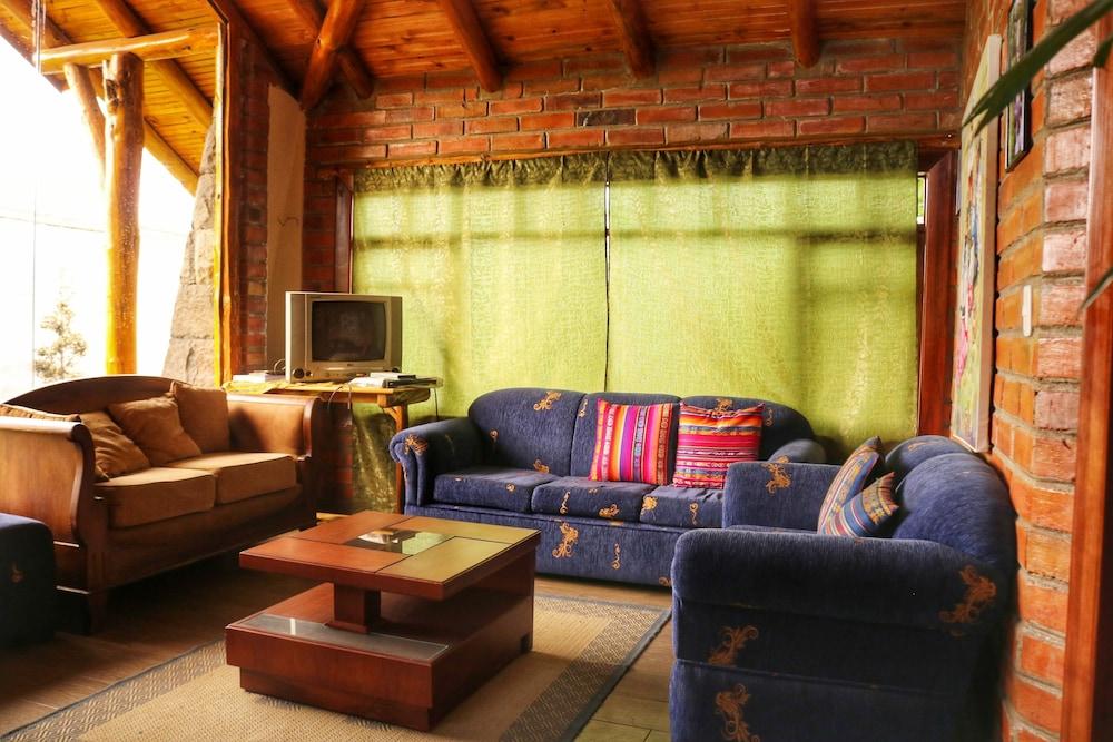 Kalera Lodge - Equator Face