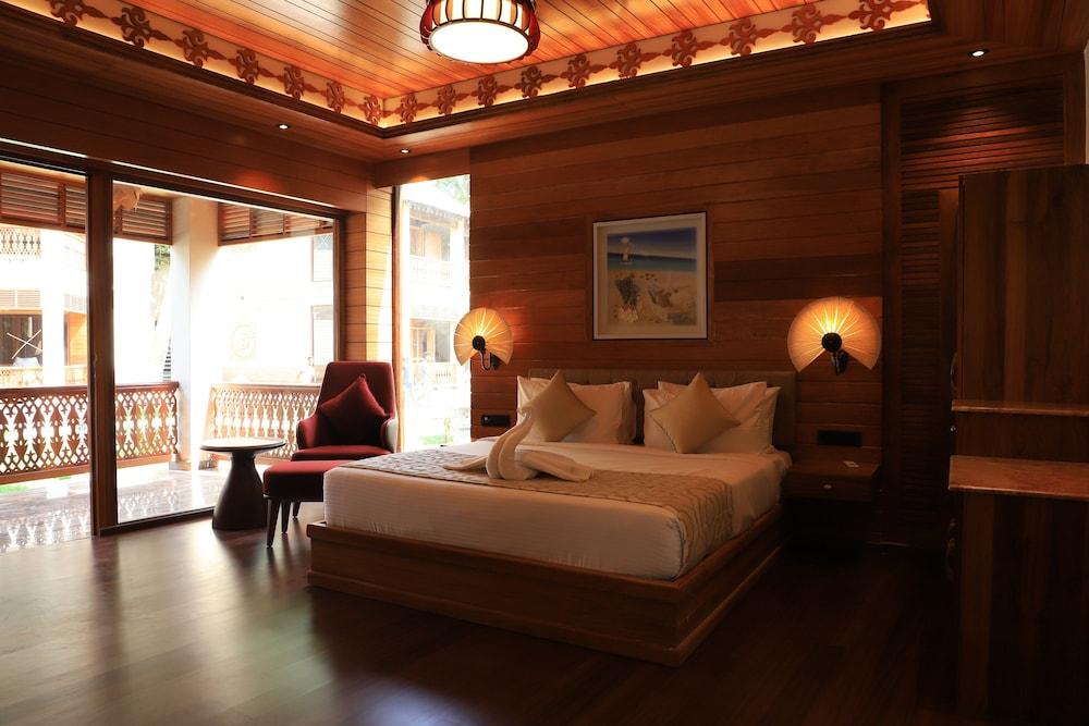 Sandyy Wavess Beach Resort