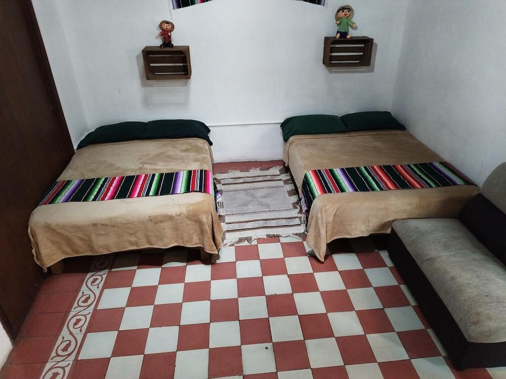 Casona Lele, Panchito y Lavanda