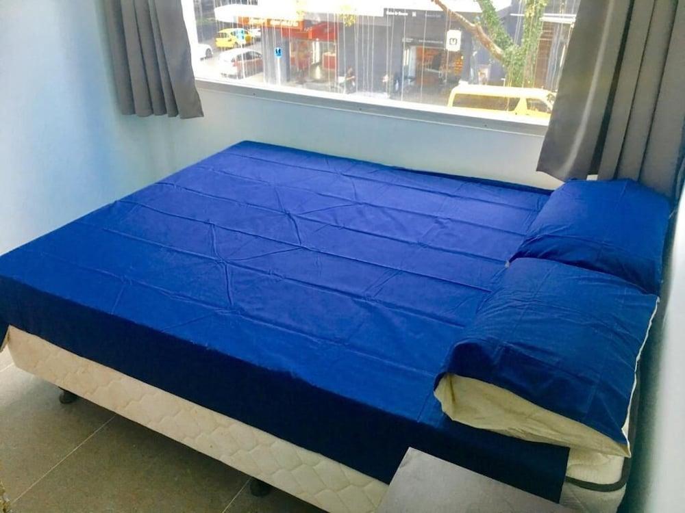 Metro Adventurer Backpackers