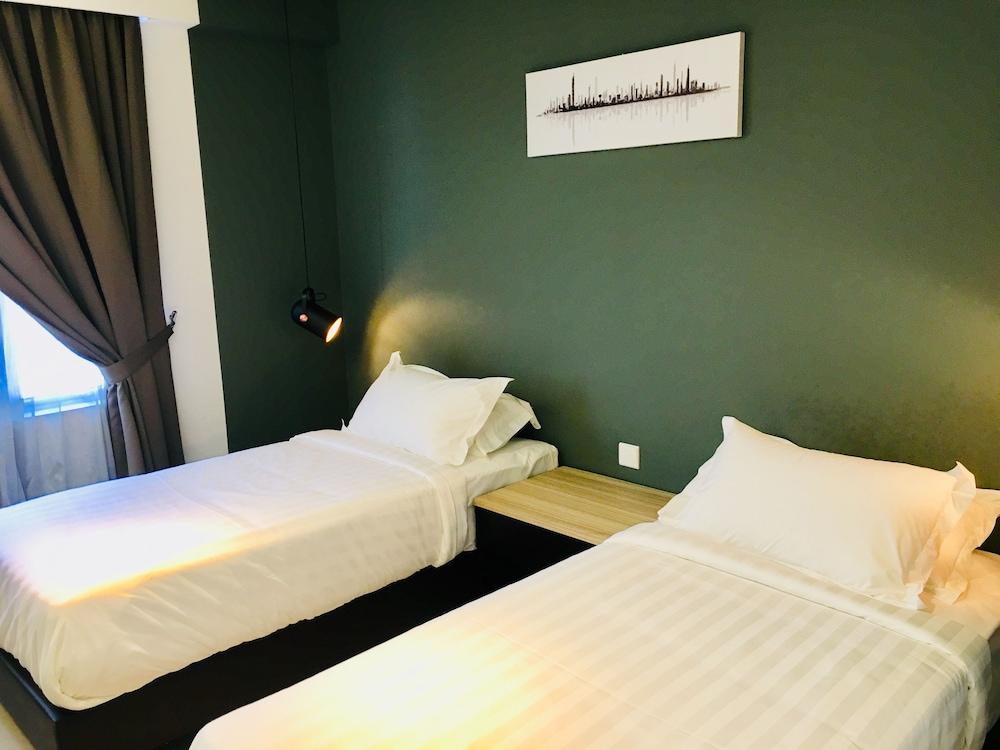 Enclave Business Hotel