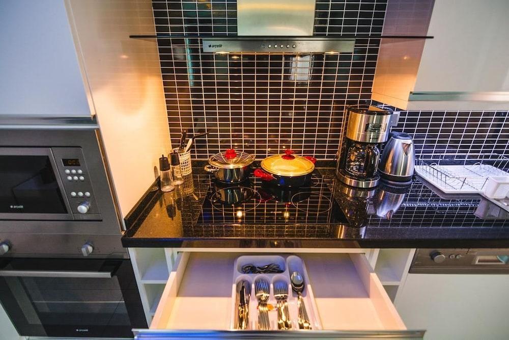 Seven Stars Apartments