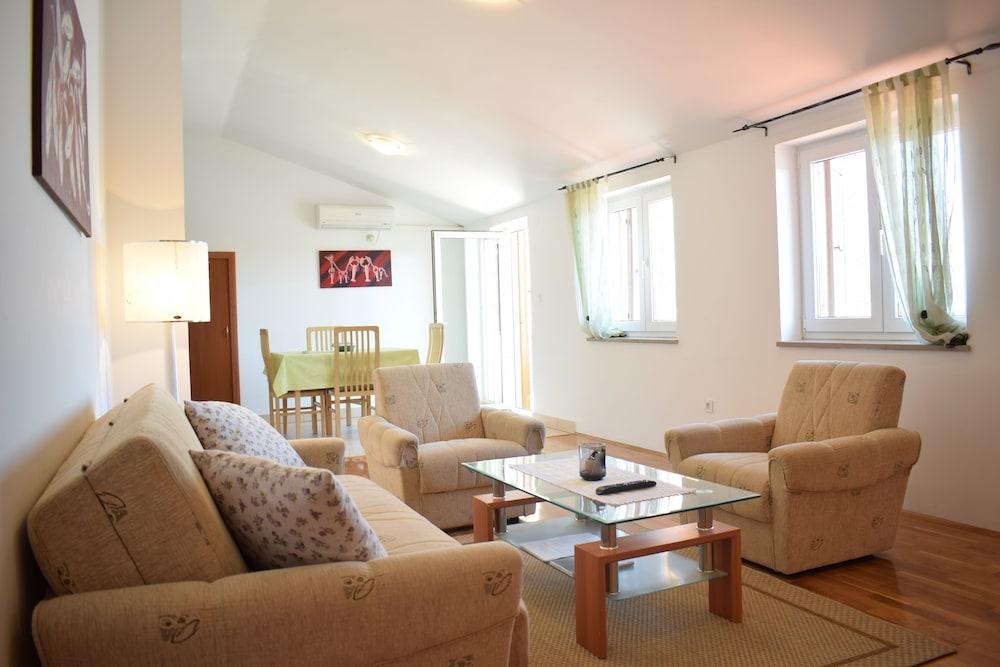 Apartment Blue Dream 1 & 2