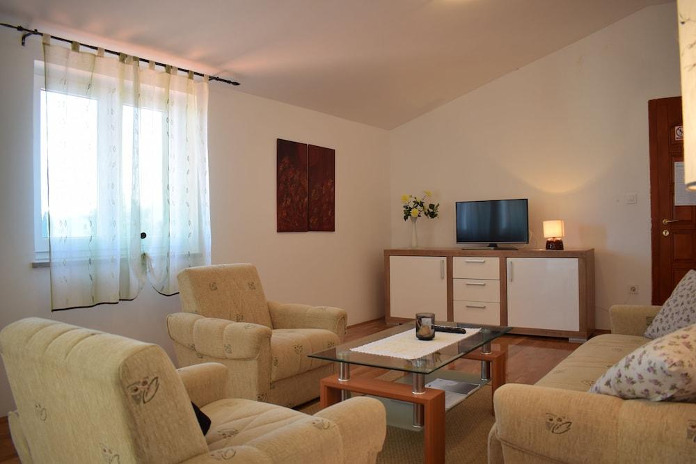 Apartment Blue Dream 1 & 2