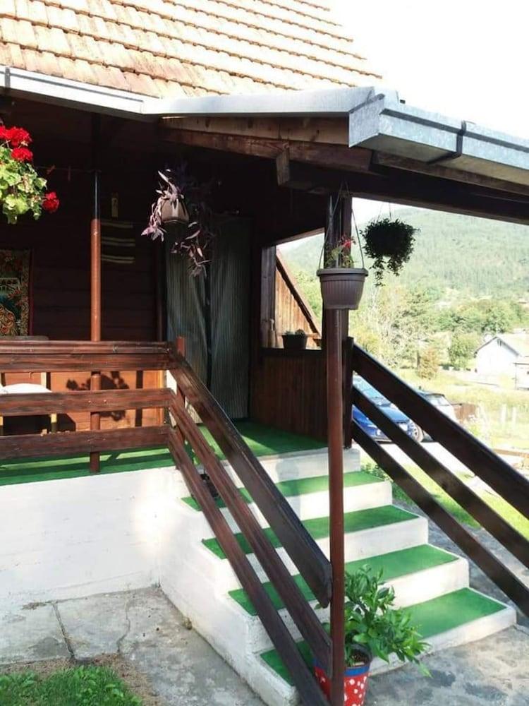 Apartment Sarganska Osmica 8