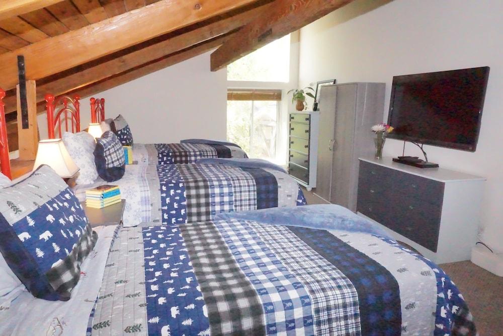 Newly Remodeled - Close To Everything In Snowmass Ge 3 Bedroom Condo by RedAwning