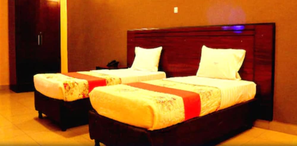 Hotel Hilltop Country Club