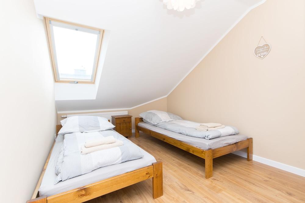 Yellow Apartment Old Town Air Condition