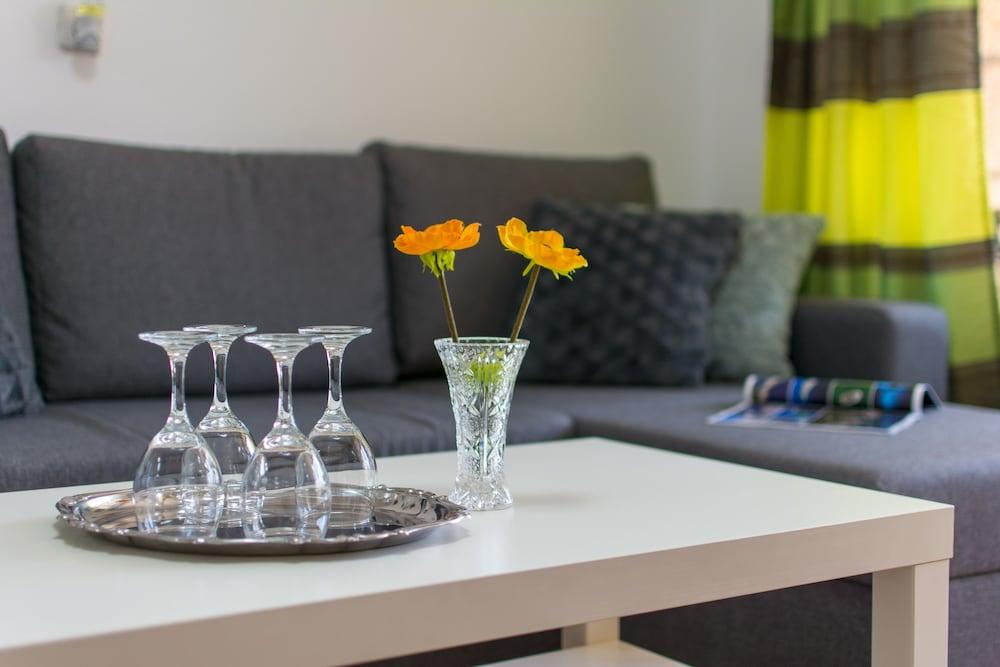 Mellow Yellow Dubrovnik