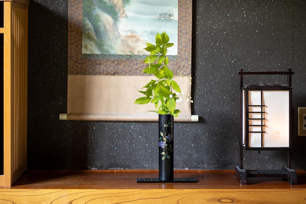 Shima Onsen Kotobukiya Ryokan