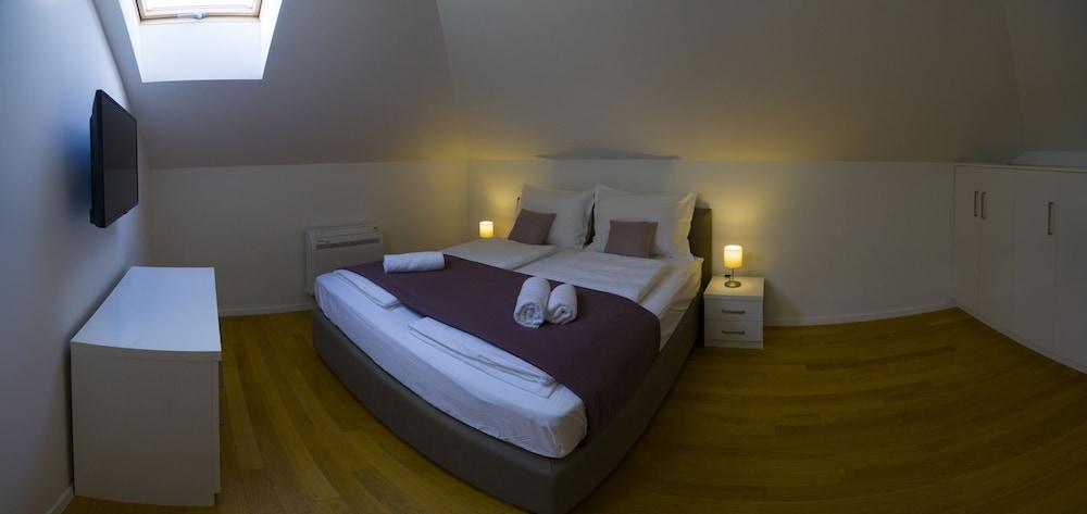 Presidential Suites Chica Cure