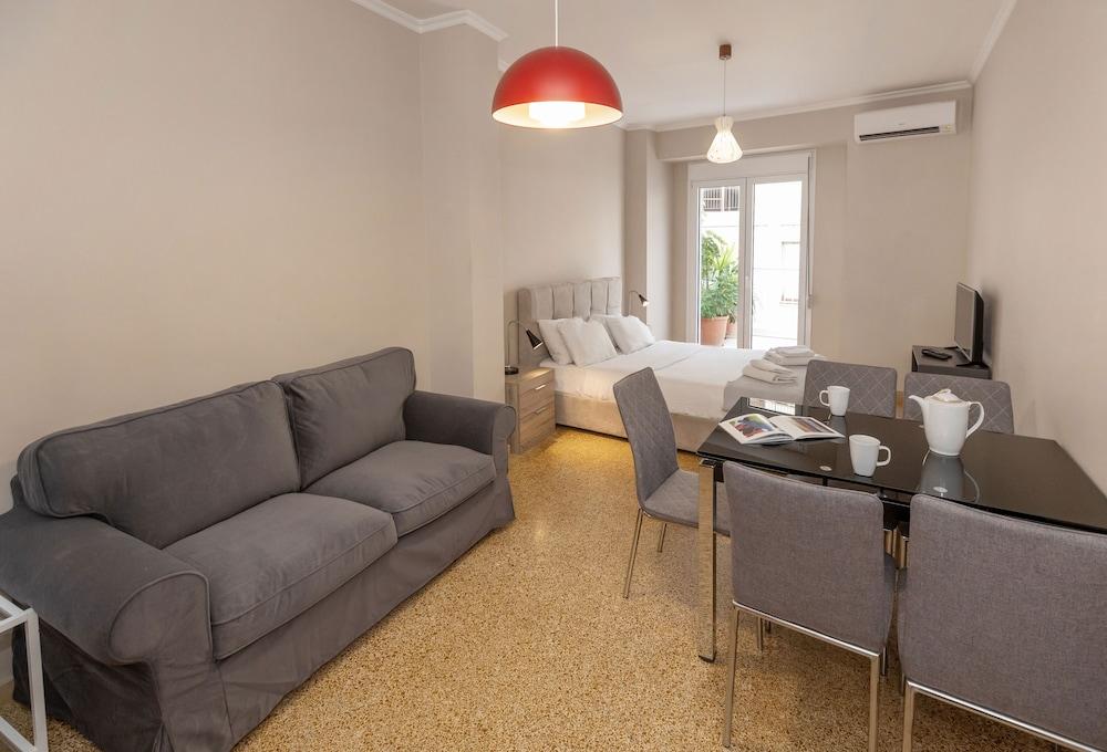 Leonidas Loft in the Heart of Athens by GHH