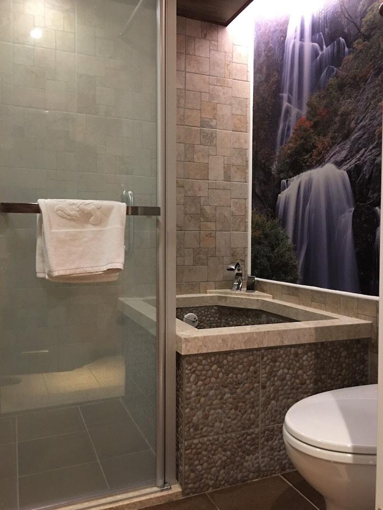 Ku Kuan Hotspring Hotel