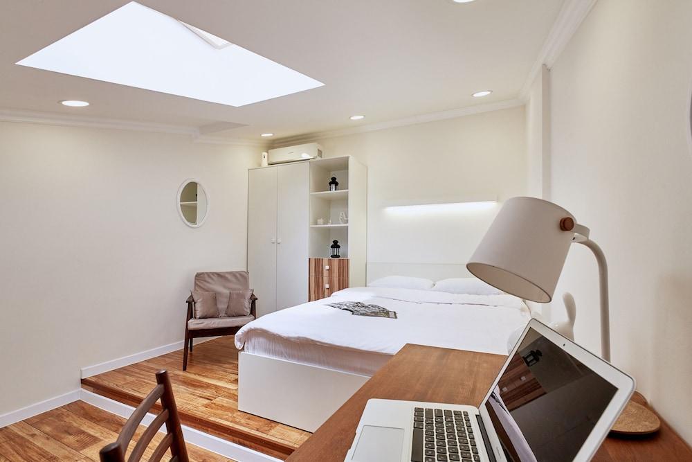 Flatsis Apartment Dudinskaya 1A