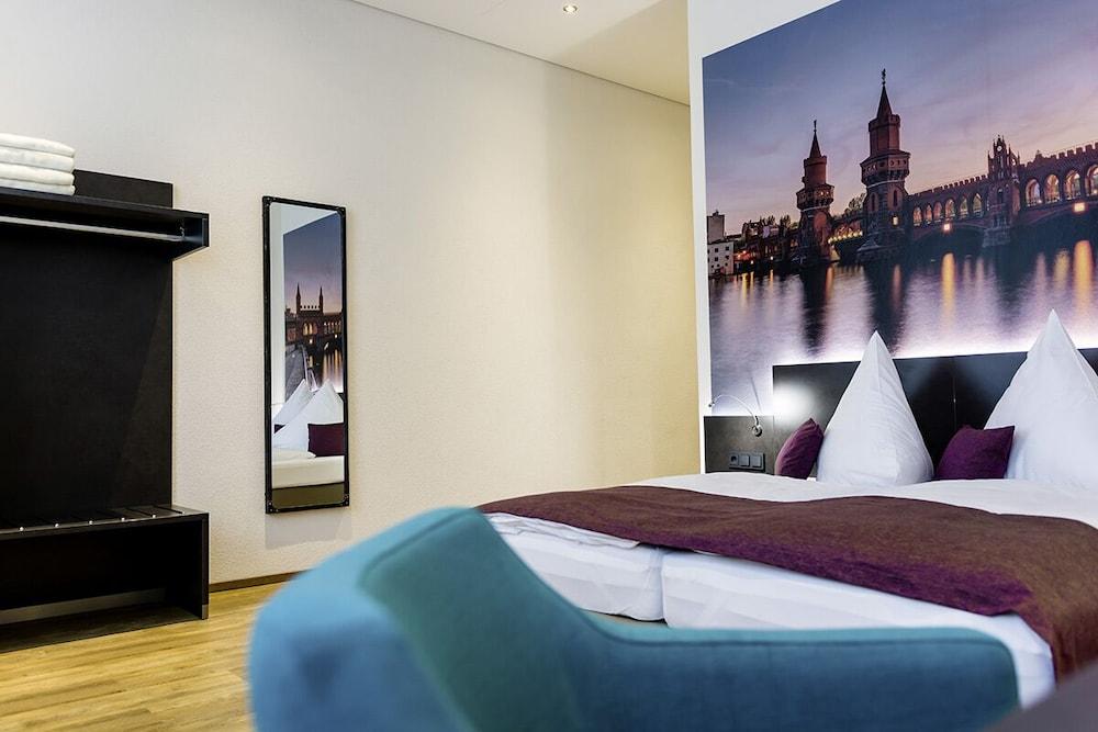 Bahnhof ERZINGEN hotel coffee  & more