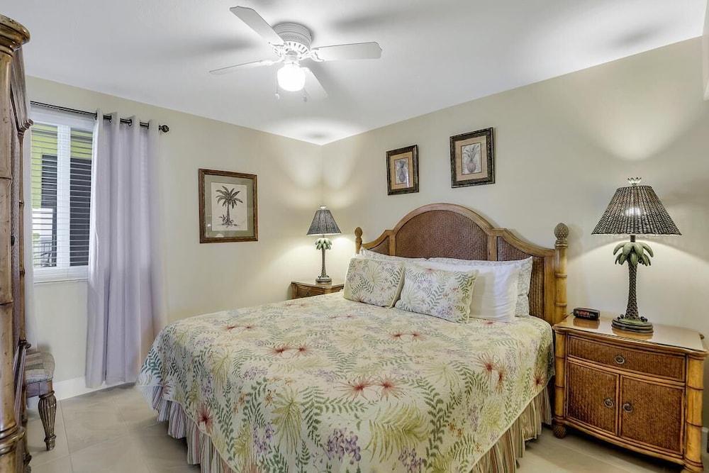 Luxurious Beachfront Condo With Glorious Ocean Views