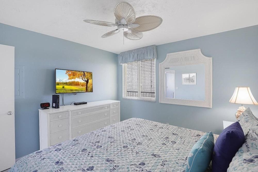 Unique Beachfront Condo With Panoramic Beach View