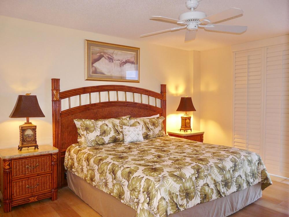 Alluring Beachfront Condo With Pool and Ocean Views