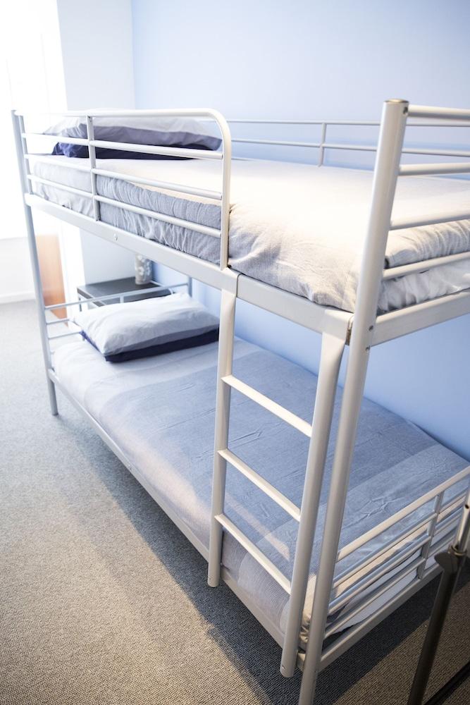 3- Bed - Sleeps 6 - Dogs Welcome & Free Parking