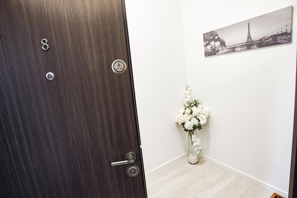 Metropole Apartments Old Town