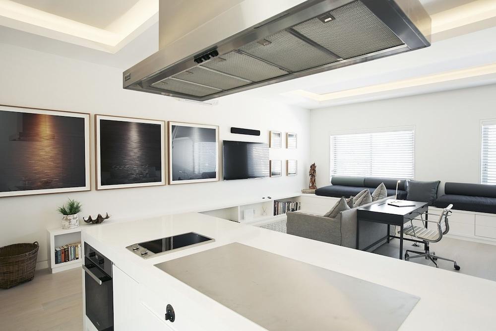 Executive Beachside Loft