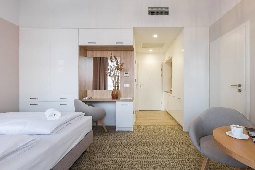 Molo Park Aparthotel