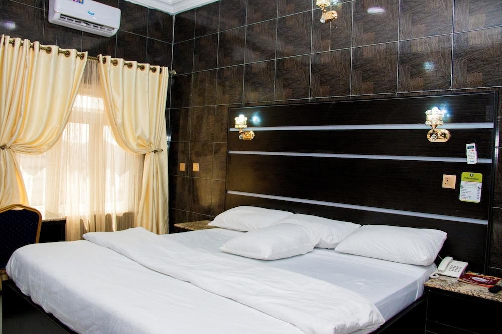 Villa Italian Hotels