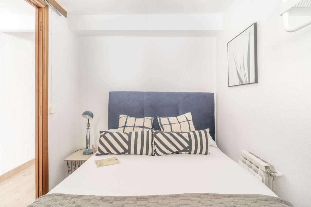 Aragó large and cozy 3br apartment