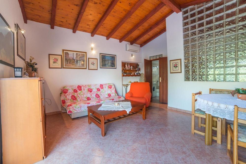 Apartment Nada / One Bedroom