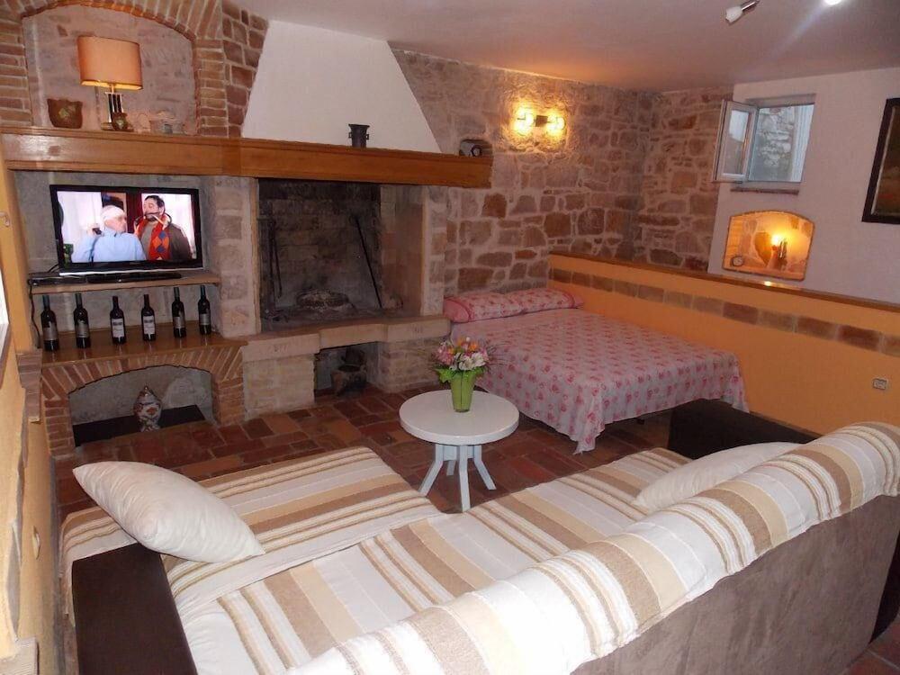 Apartment Tomy / Studio Terrace A1