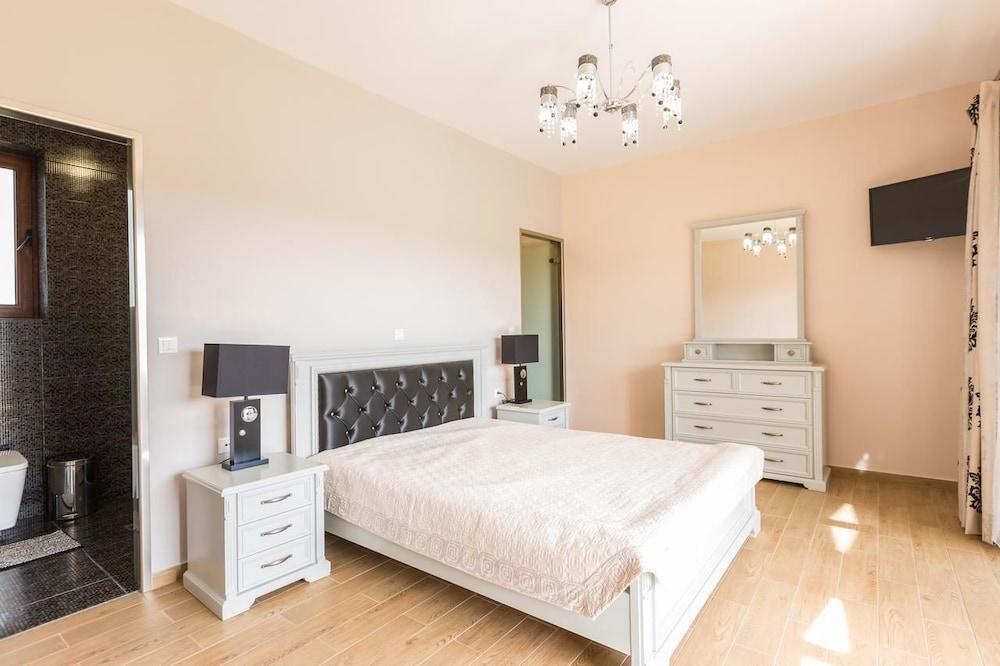 Levanta Luxury Stone Villa