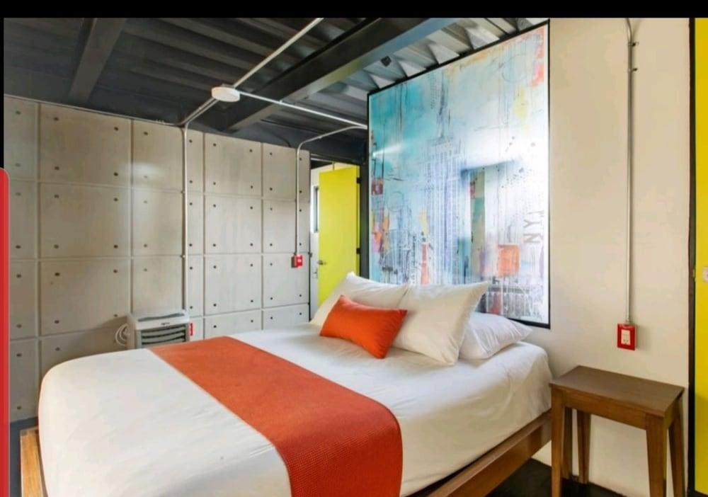 Cozy Loft with Balcony