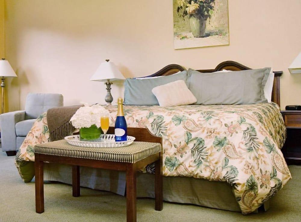 The Falls Inn - Walters Falls