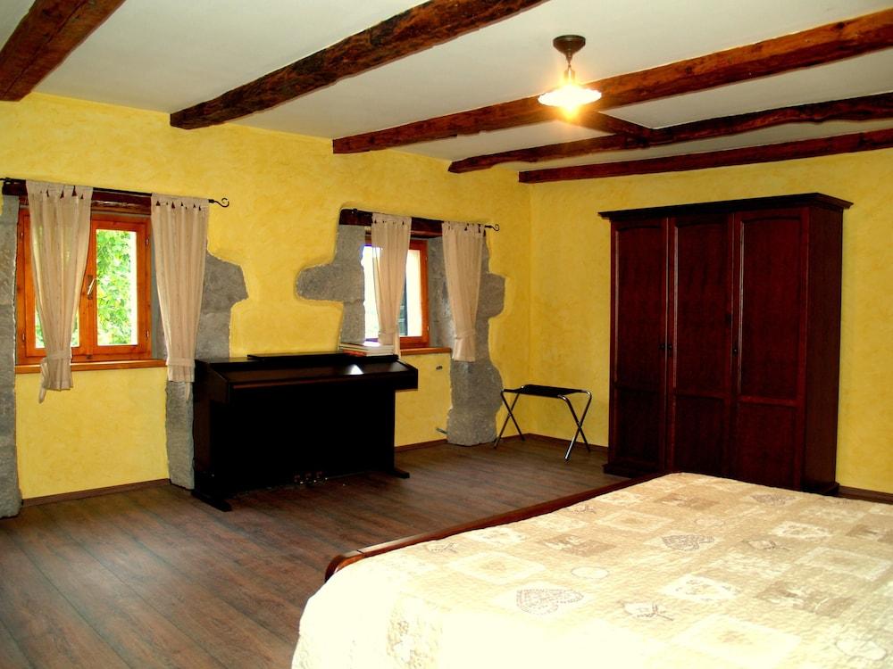 Holiday House Kapitani