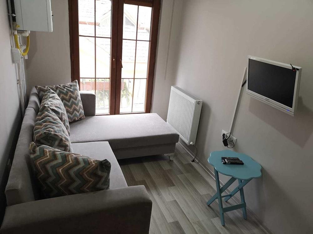 Ugur Suits 1 Bedroom