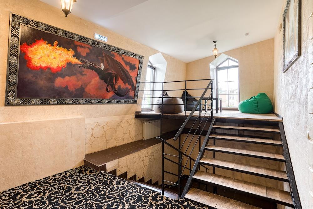 Winterfell on Tretyakovskaya