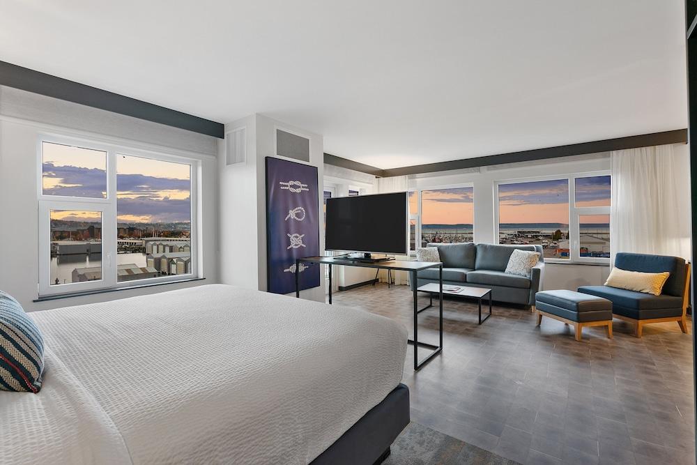 Hotel Indigo Everett - Waterfront Place by IHG