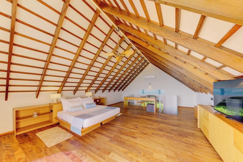 Cinnamon Velifushi Maldives