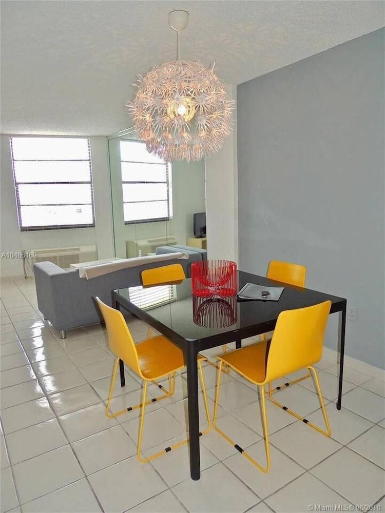 Wow Condo, Middle of South Beach, Block From Ocean