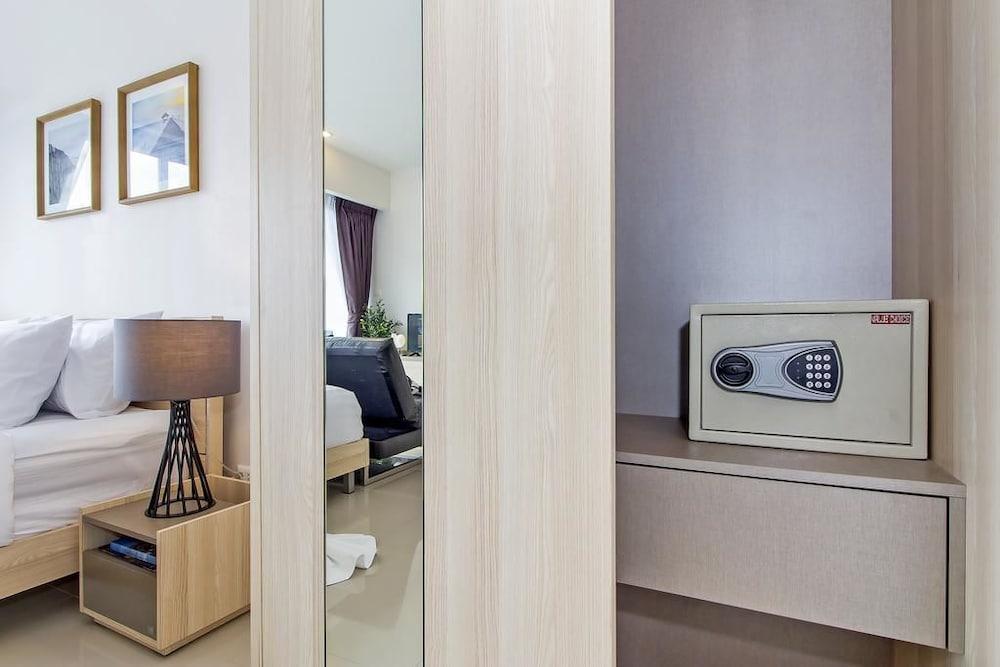 Chic Condo Karon by RESAVA