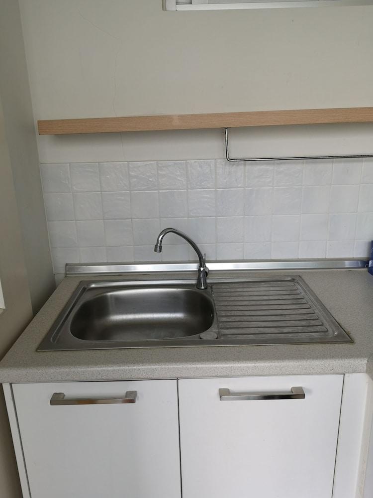 Comfy Deluxe One Bedroom