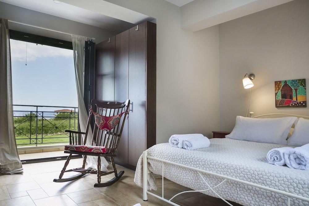 Filon Ktima Beachfront Upscale Villa