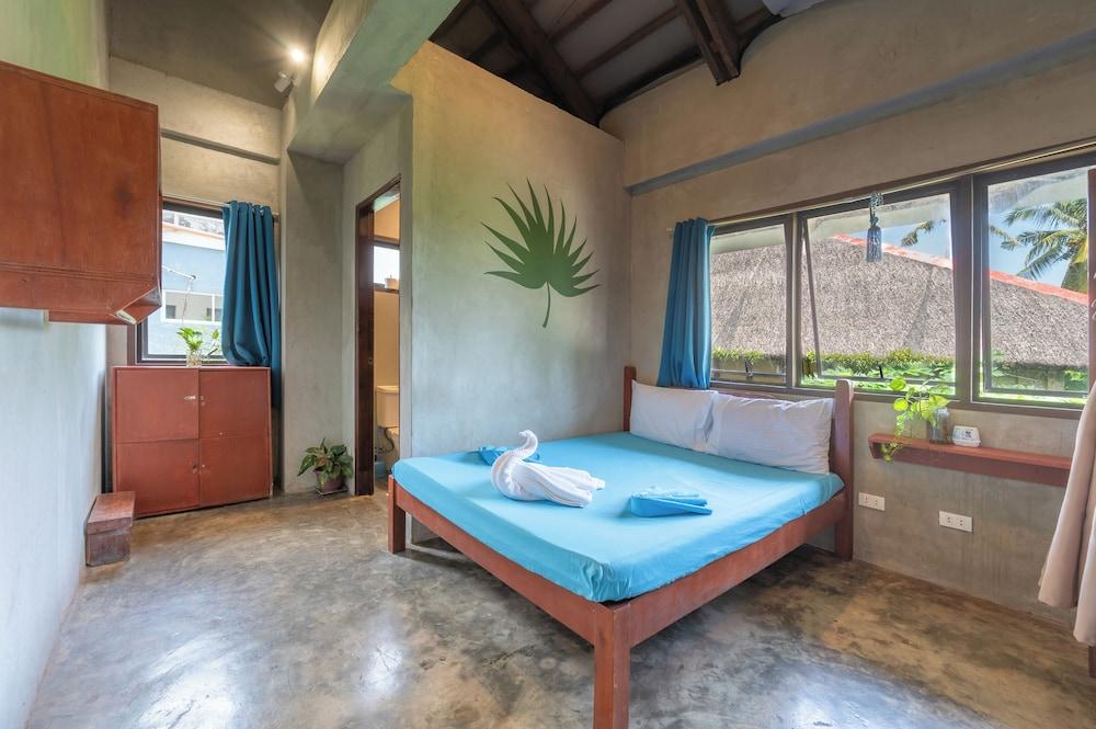 Sinag Hostel - Adults Only