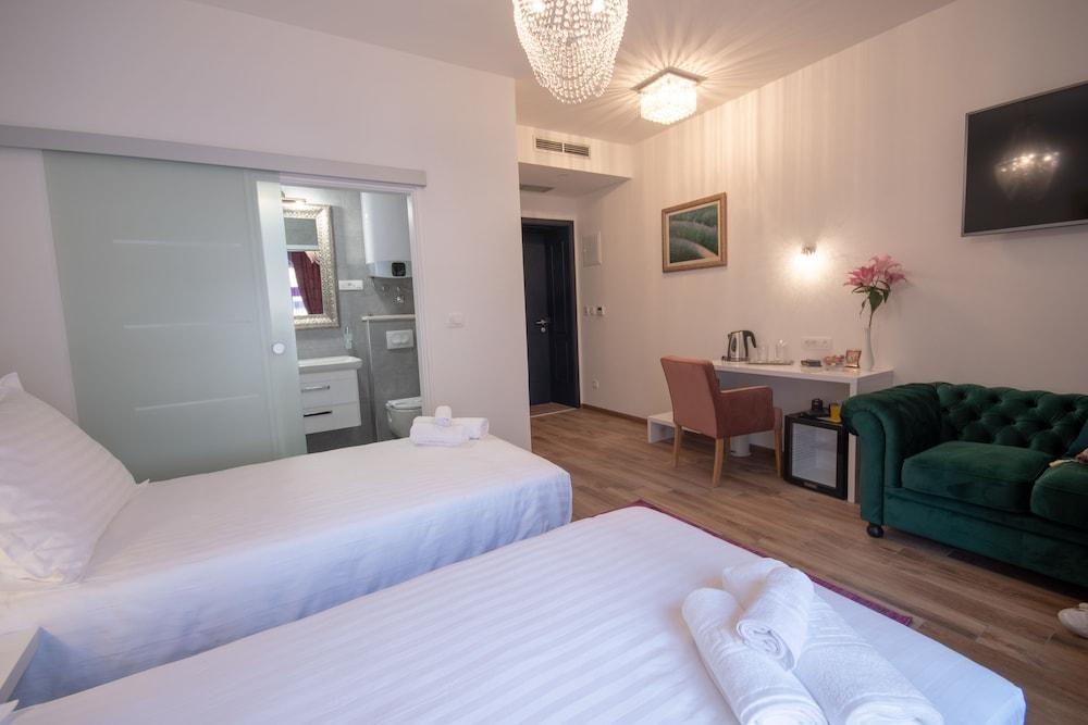 Center Luxury Rooms 1