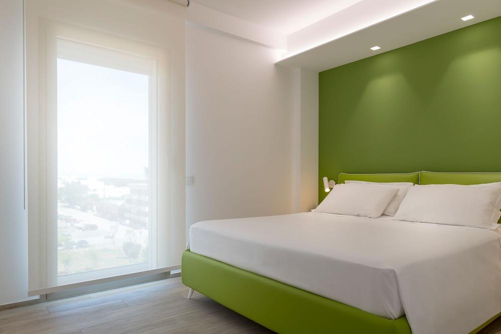 Youmami Lifestyle Suite Hotel