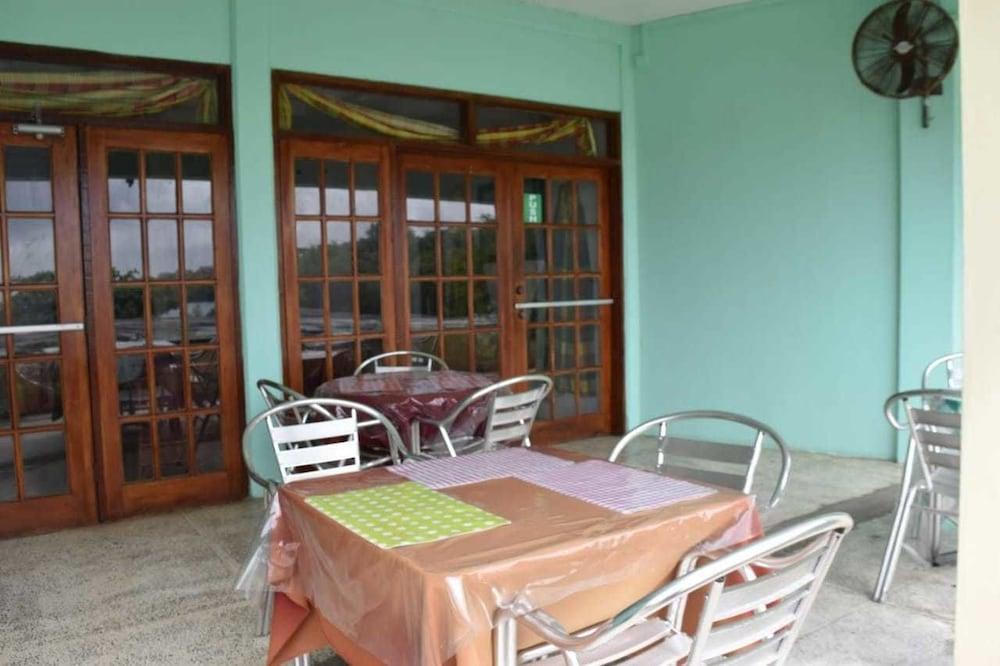 Tapion Beach Suites 1