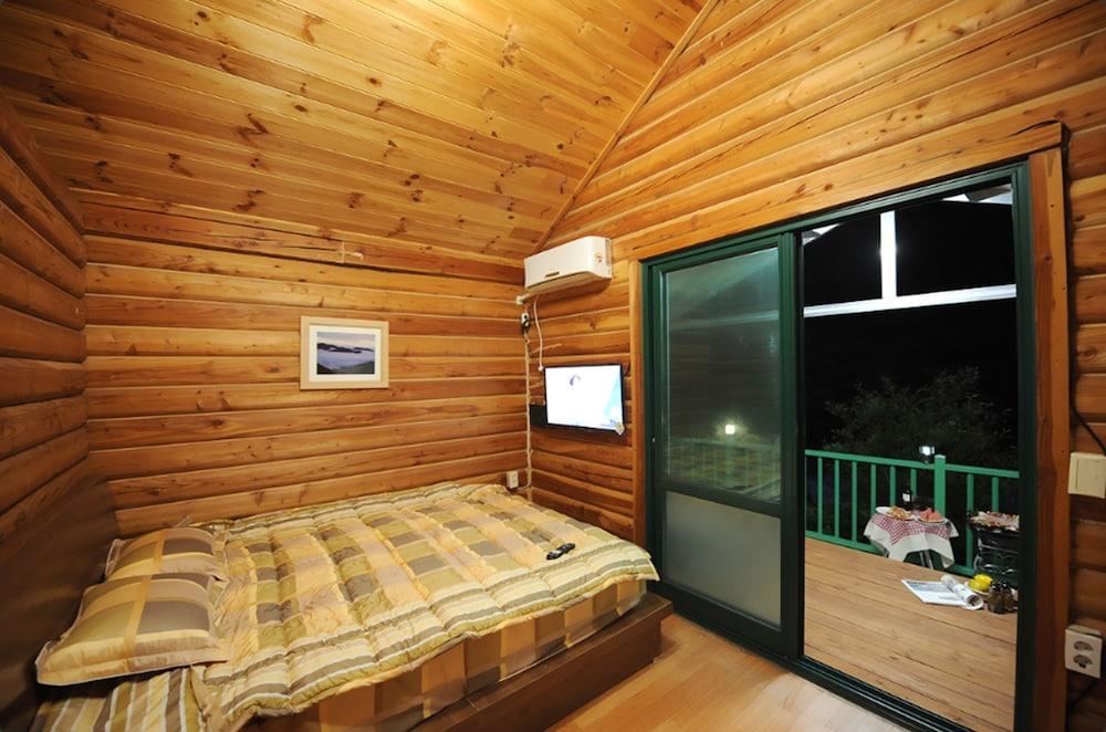 Jirisan Valley Pension