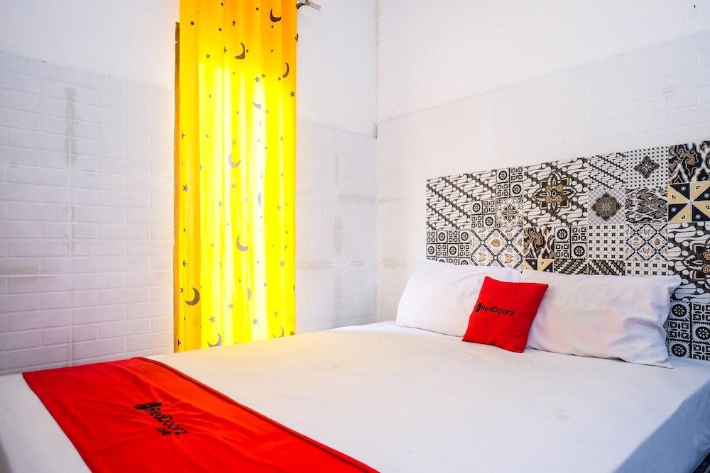 RedDoorz Syariah @ Colomadu 2