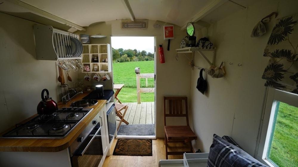 Shepherd's Hut @ Westcote