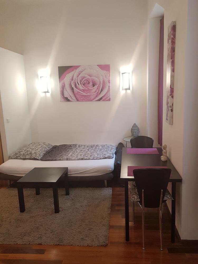 Amazing Flat near Center